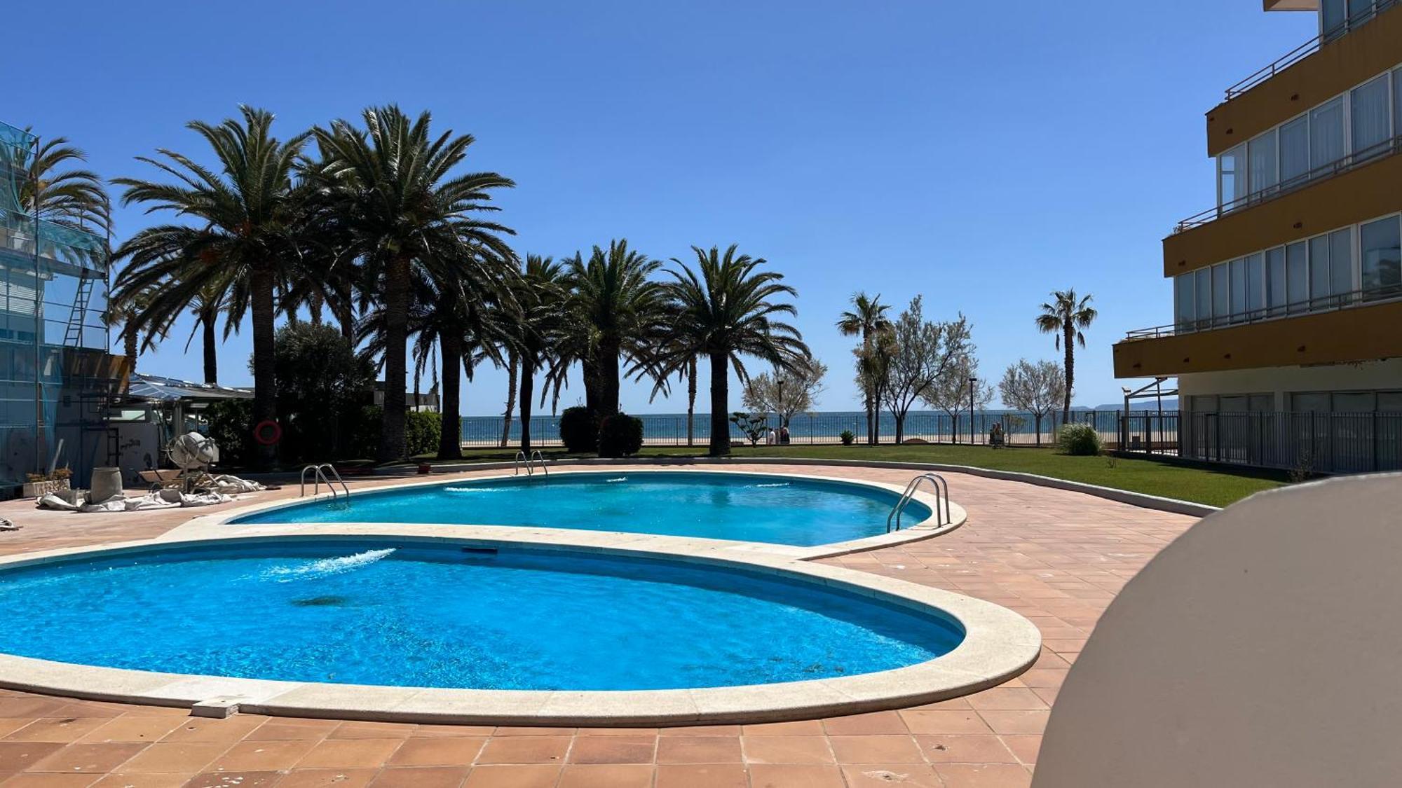 Apartamiento Vista Al Mar - Holiday Center En Ρόζες Εξωτερικό φωτογραφία