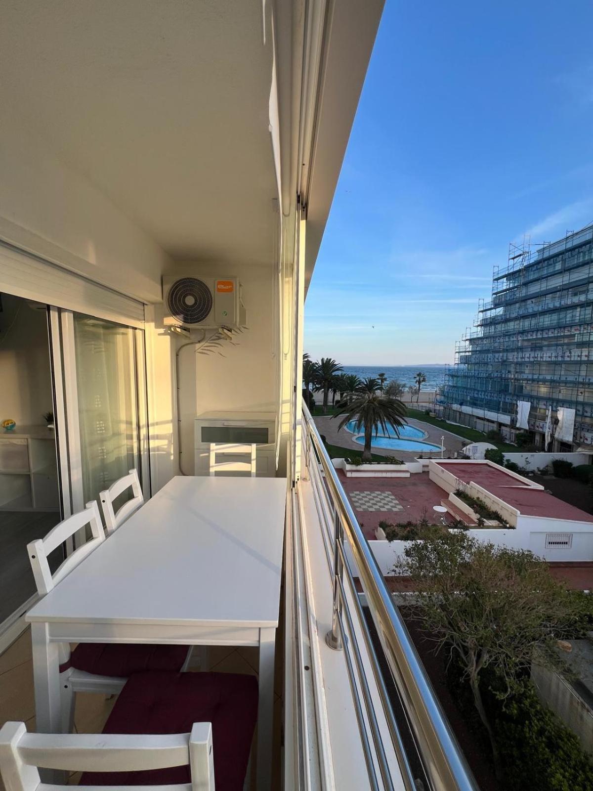 Apartamiento Vista Al Mar - Holiday Center En Ρόζες Εξωτερικό φωτογραφία