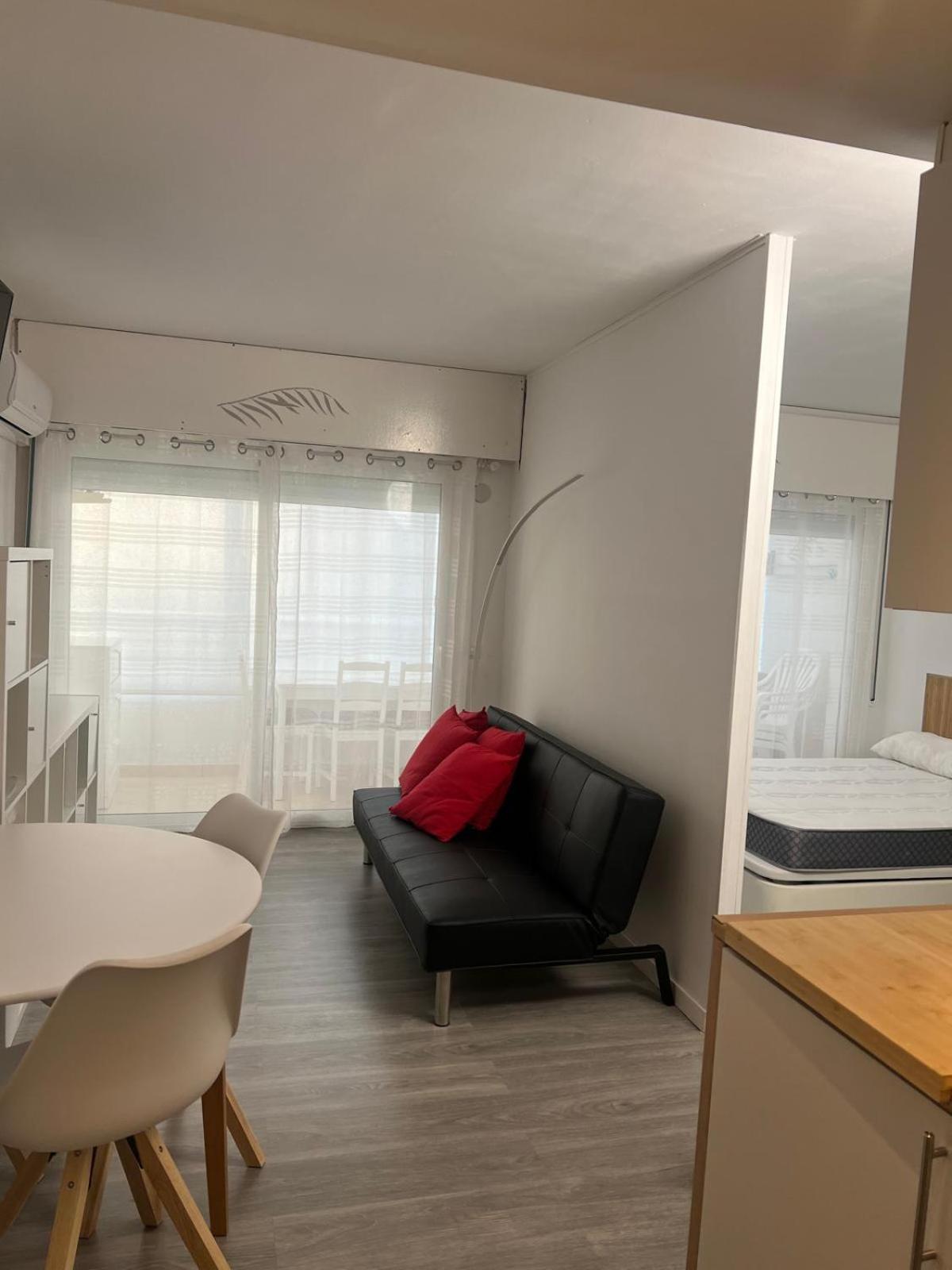 Apartamiento Vista Al Mar - Holiday Center En Ρόζες Εξωτερικό φωτογραφία